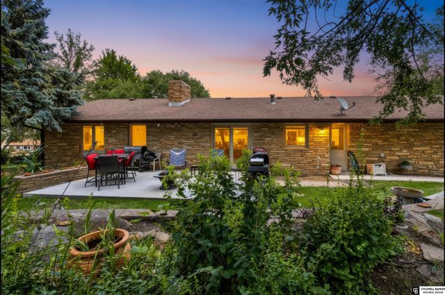 1221 Beechcraft Road, Lincoln, NE 68527