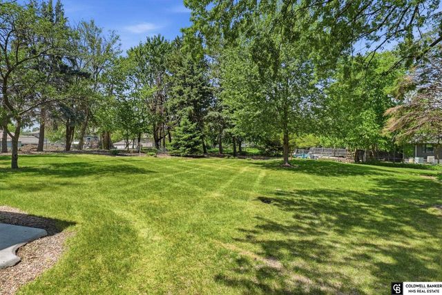 1221 Beechcraft Road, Lincoln, NE 68527