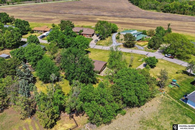 1221 Beechcraft Road, Lincoln, NE 68527