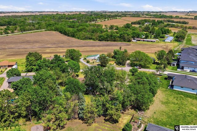 1221 Beechcraft Road, Lincoln, NE 68527