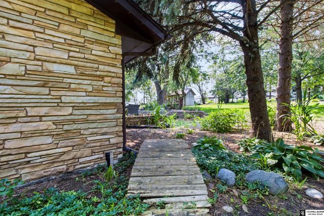 1221 Beechcraft Road, Lincoln, NE 68527