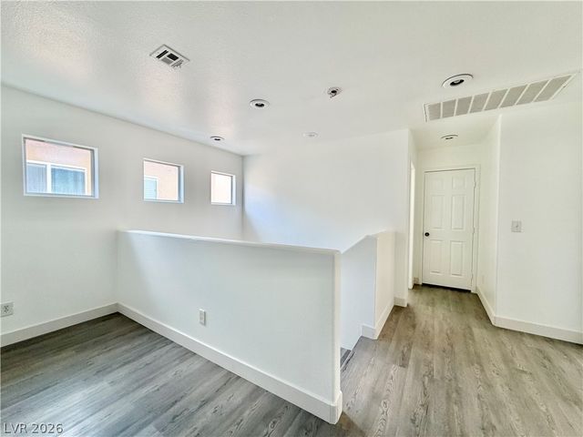 6745 Whipplewood Way, Las Vegas, NV 89148