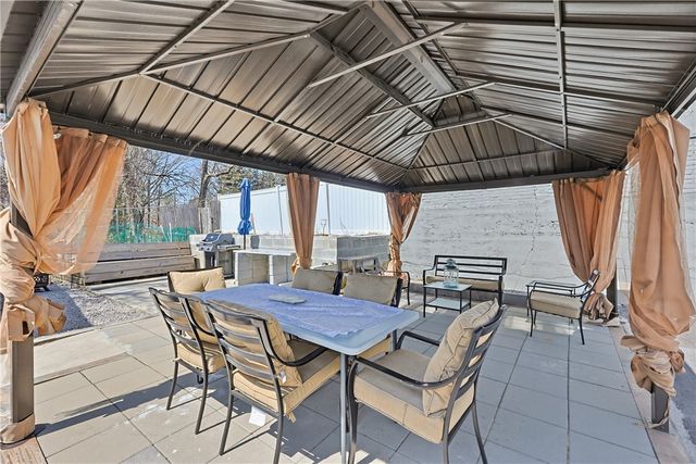 270 Woonasquatucket Avenue, North Providence, RI 02911