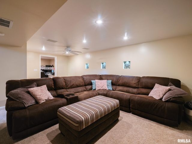 1509 HENRY Street, Pekin, IL 61554