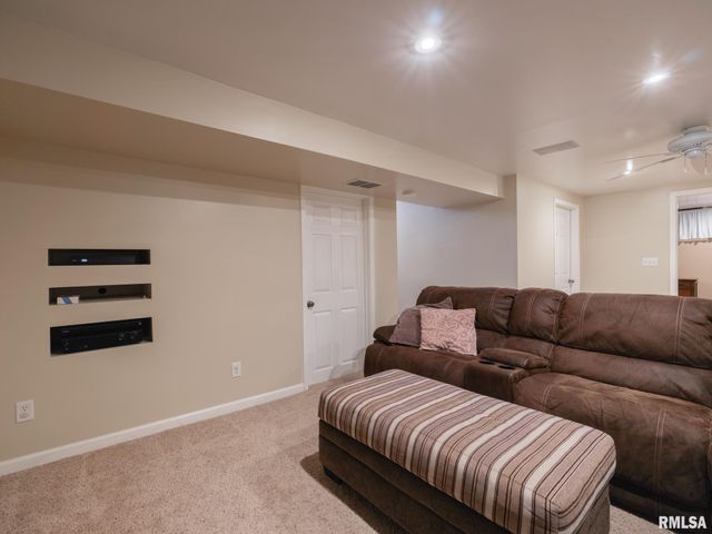 1509 HENRY Street, Pekin, IL 61554