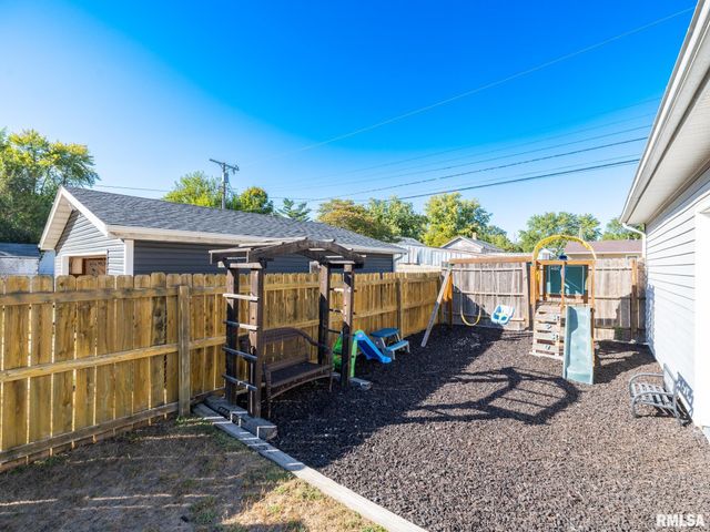 1509 HENRY Street, Pekin, IL 61554