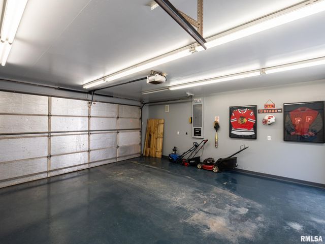 1509 HENRY Street, Pekin, IL 61554