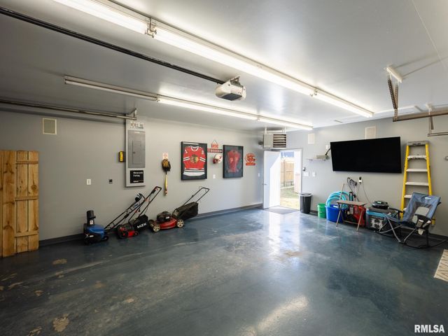 1509 HENRY Street, Pekin, IL 61554