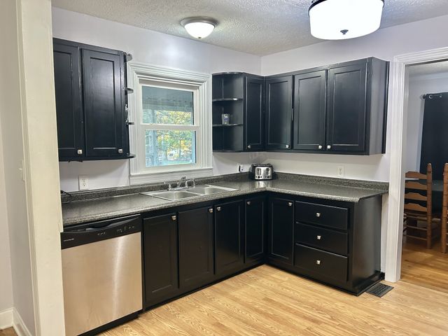 709 Westside Dr, Tullahoma, TN 37388