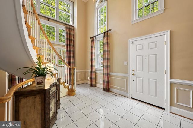 9430 TURNBERRY DR, Potomac, MD 20854