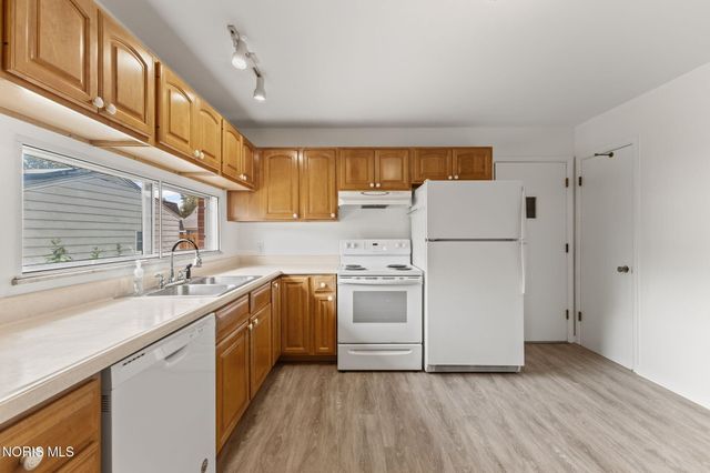 3420 Mapleview Drive, Toledo, OH 43623