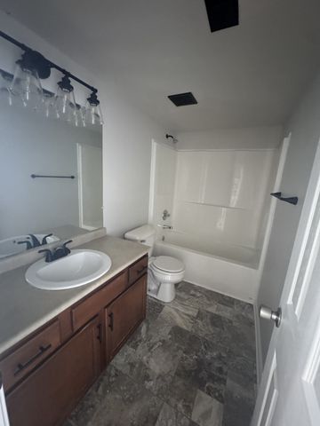 987 Silty Dr, Clarksville, TN 37042