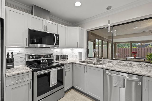 13575 COLUMBINE Avenue, Wellington, FL 33414