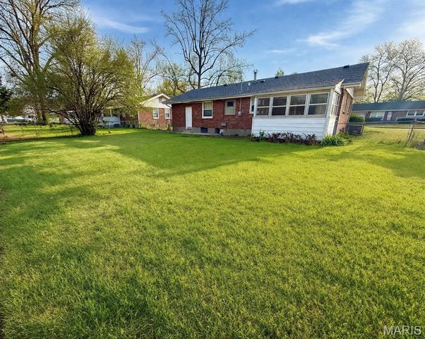 325 Royce Drive, St Louis, MO 63135