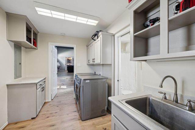 527 Caney Creek Drive, Livingston, TX 77351