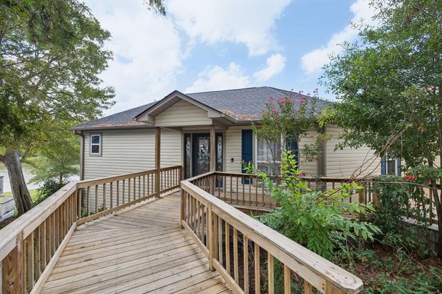 527 Caney Creek Drive, Livingston, TX 77351