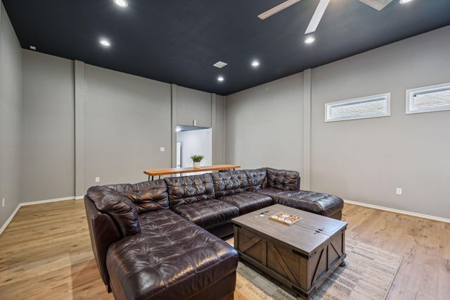 527 Caney Creek Drive, Livingston, TX 77351