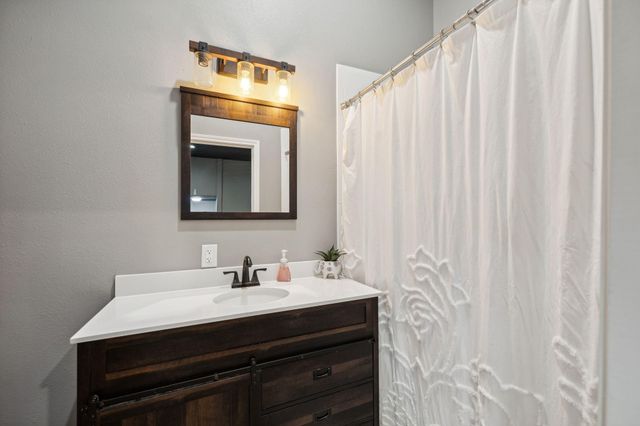 527 Caney Creek Drive, Livingston, TX 77351