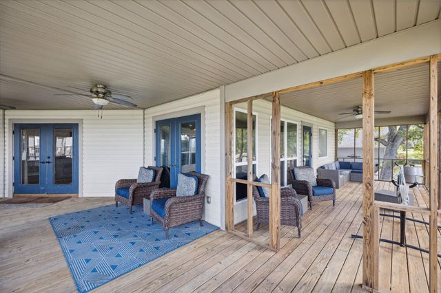 527 Caney Creek Drive, Livingston, TX 77351