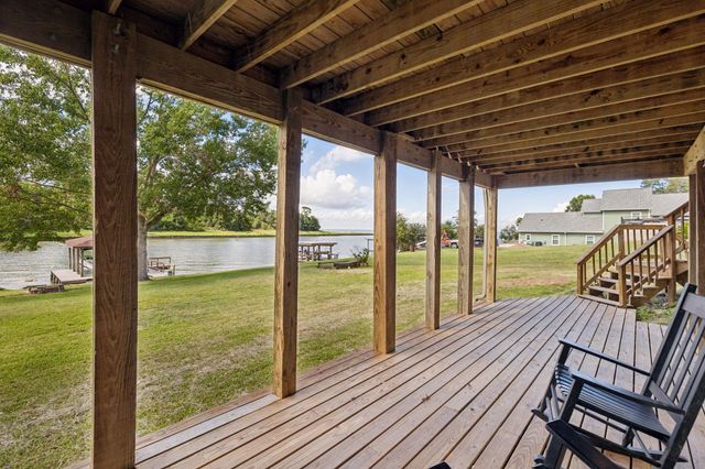 527 Caney Creek Drive, Livingston, TX 77351