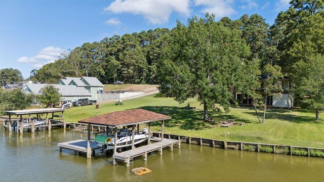 527 Caney Creek Drive, Livingston, TX 77351