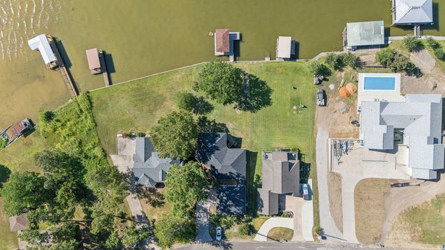 527 Caney Creek Drive, Livingston, TX 77351