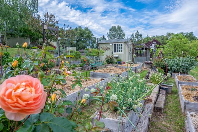 5620 China Hill Rd, El Dorado, CA 95623