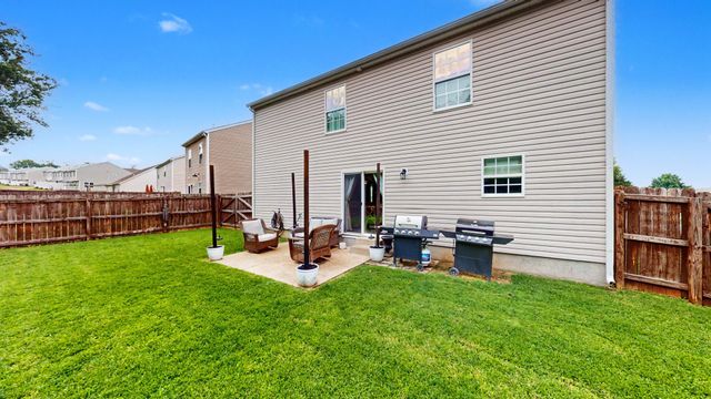 702 Cottoncloud Dr, Lebanon, TN 37090