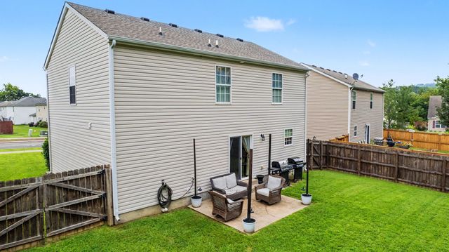 702 Cottoncloud Dr, Lebanon, TN 37090