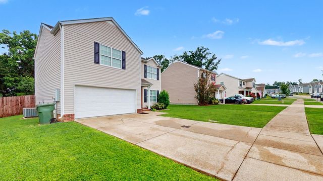 702 Cottoncloud Dr, Lebanon, TN 37090