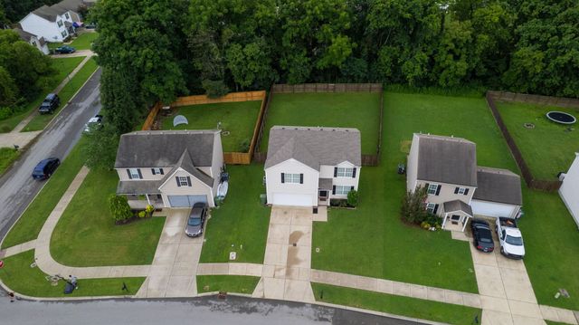 702 Cottoncloud Dr, Lebanon, TN 37090
