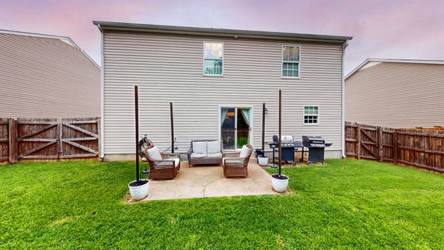 702 Cottoncloud Dr, Lebanon, TN 37090