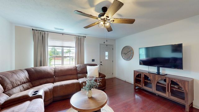 702 Cottoncloud Dr, Lebanon, TN 37090