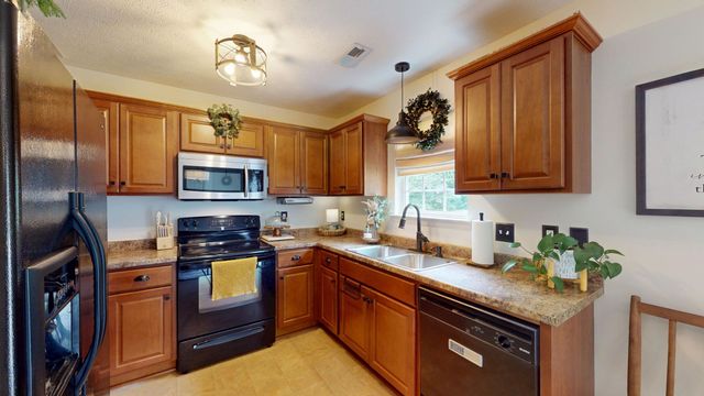 702 Cottoncloud Dr, Lebanon, TN 37090