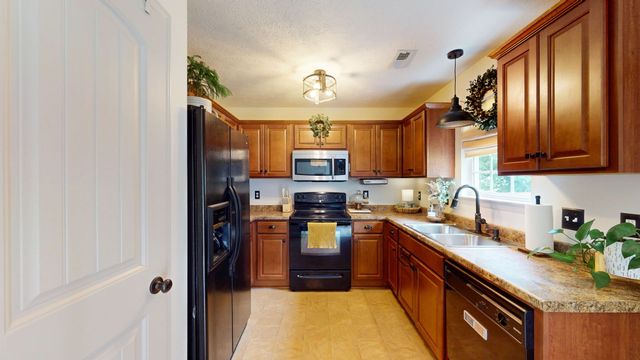702 Cottoncloud Dr, Lebanon, TN 37090