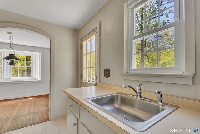89 Lighthouse Road, Woodbury, CT 06798