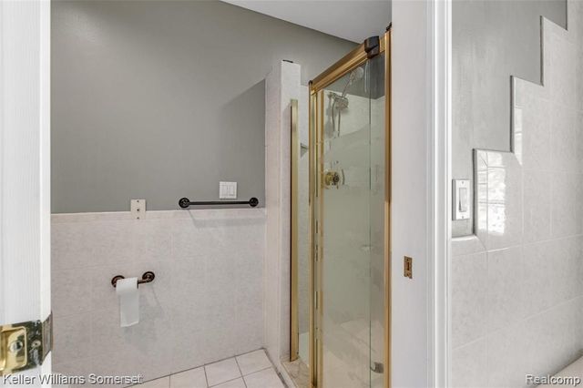 27823 Roy Street, Saint Clair Shores, MI 48081