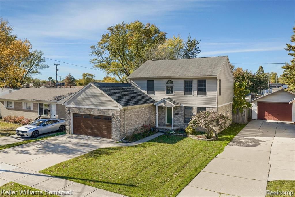 27823 Roy Street, Saint Clair Shores, MI 48081
