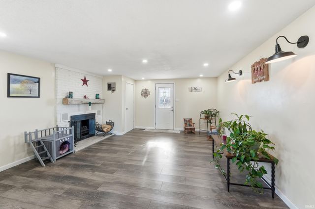 10900 N 900 W Road, Huntington, IN 46750