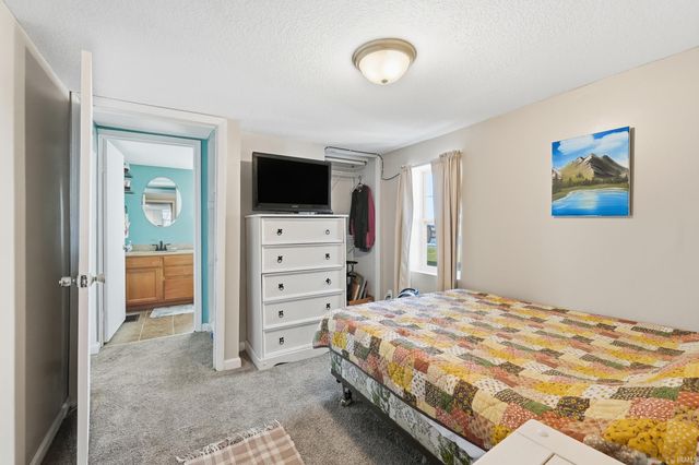 10900 N 900 W Road, Huntington, IN 46750