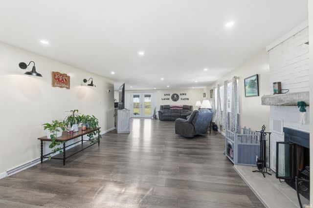 10900 N 900 W Road, Huntington, IN 46750