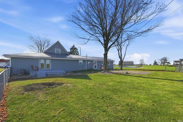 10900 N 900 W Road, Huntington, IN 46750