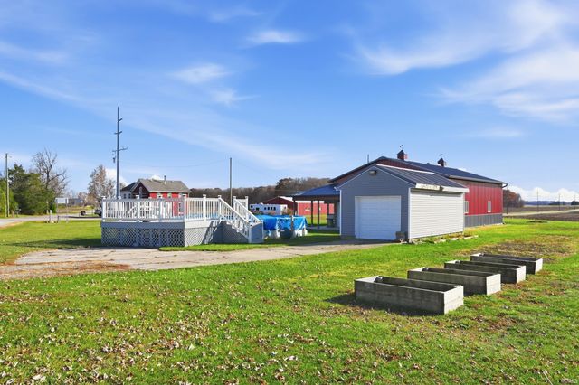 10900 N 900 W Road, Huntington, IN 46750