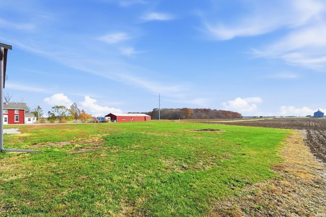 10900 N 900 W Road, Huntington, IN 46750