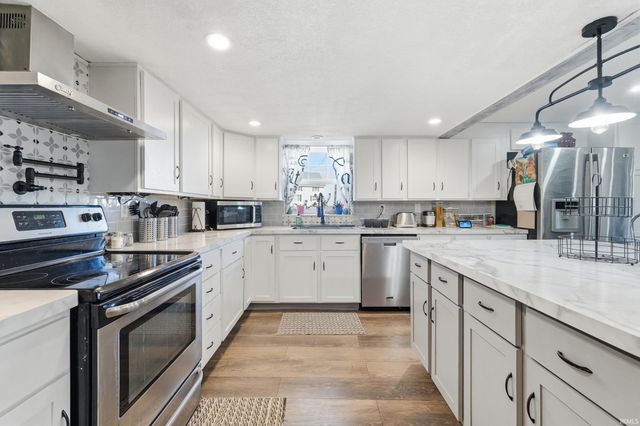 10900 N 900 W Road, Huntington, IN 46750