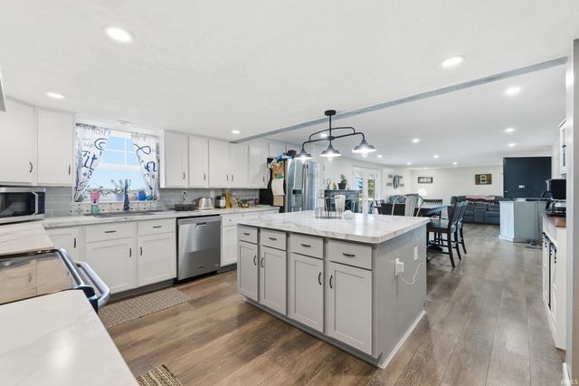 10900 N 900 W Road, Huntington, IN 46750