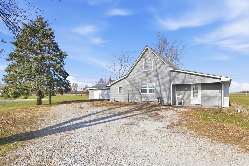 10900 N 900 W Road, Huntington, IN 46750