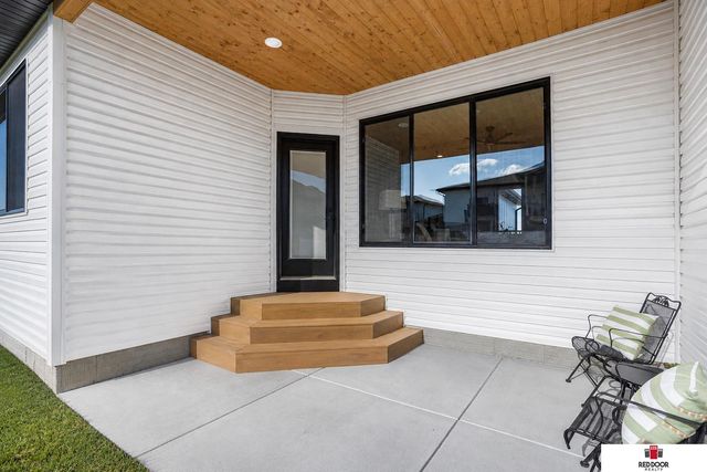 9435 Breashears Street, Lincoln, NE 68516