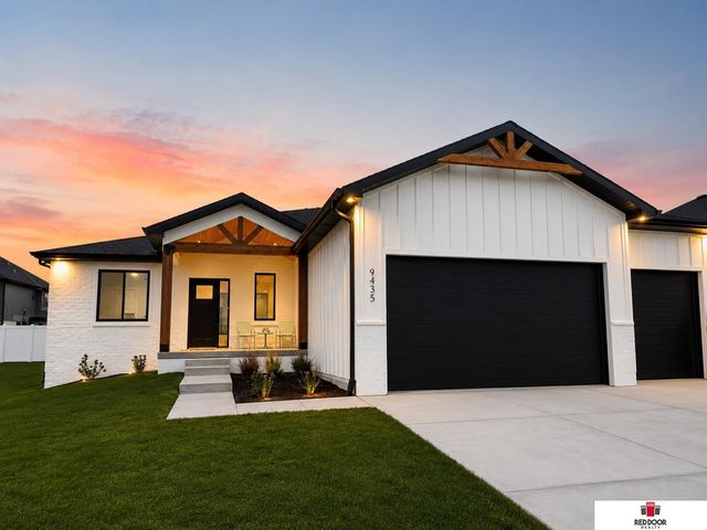 9435 Breashears Street, Lincoln, NE 68516