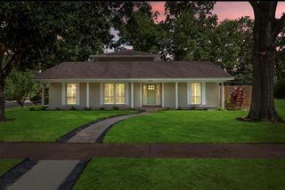 5026 Saxon Drive, Houston, TX 77092